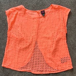 Summer top with open back